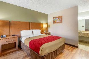 Lodge Econo Creedmoor