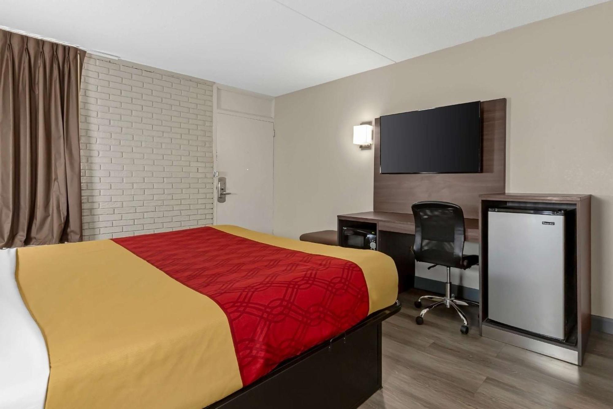 Lodge Econo Creedmoor