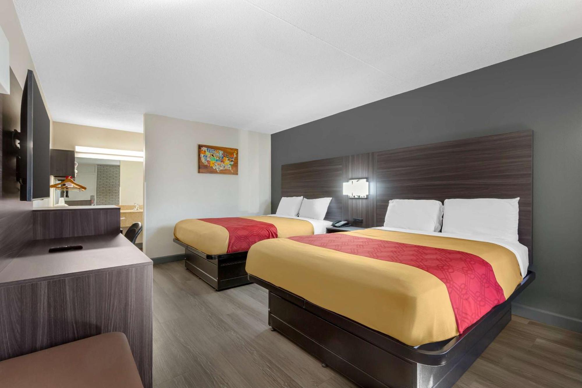 Lodge Econo *