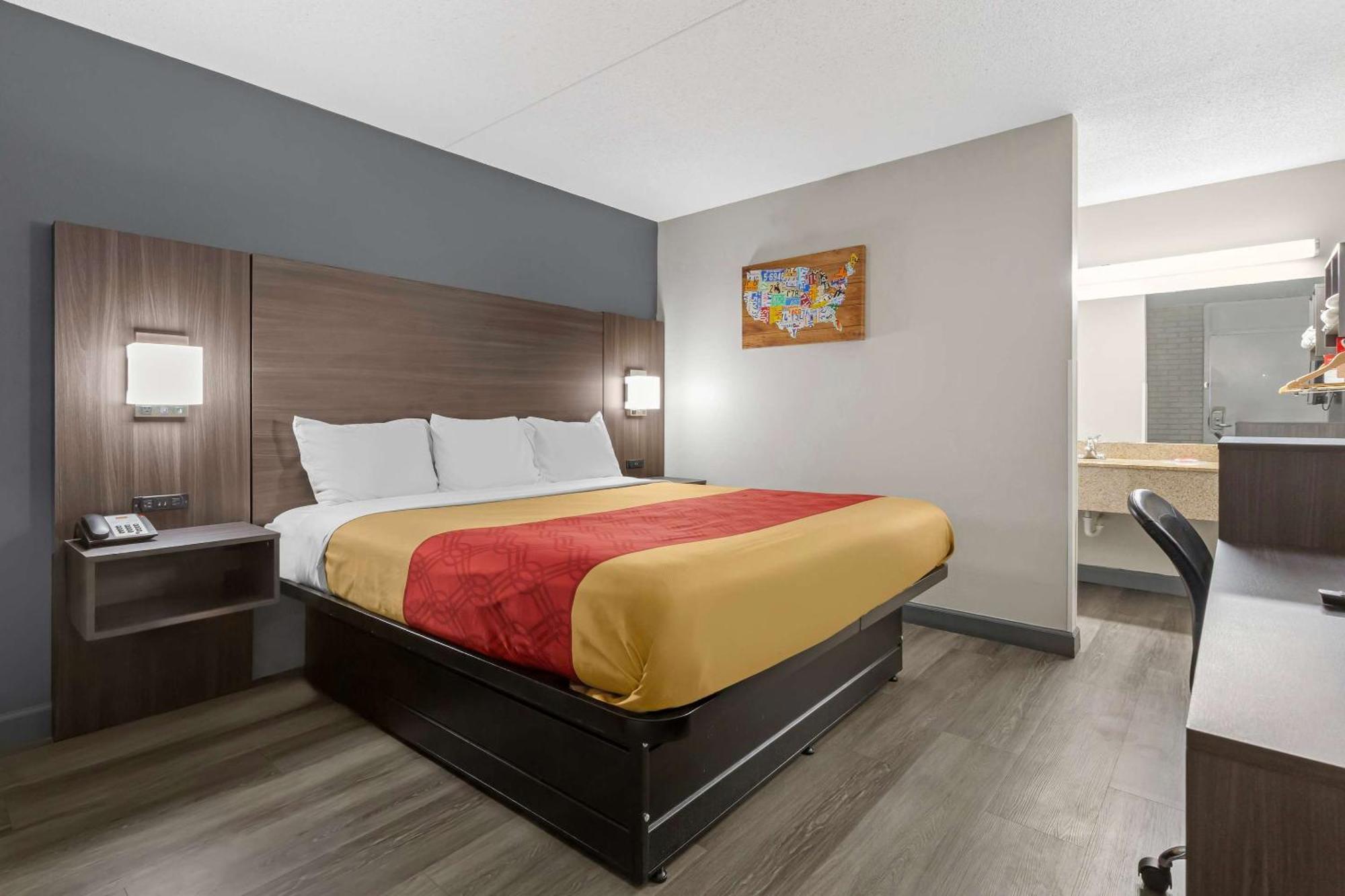 Lodge Econo Creedmoor